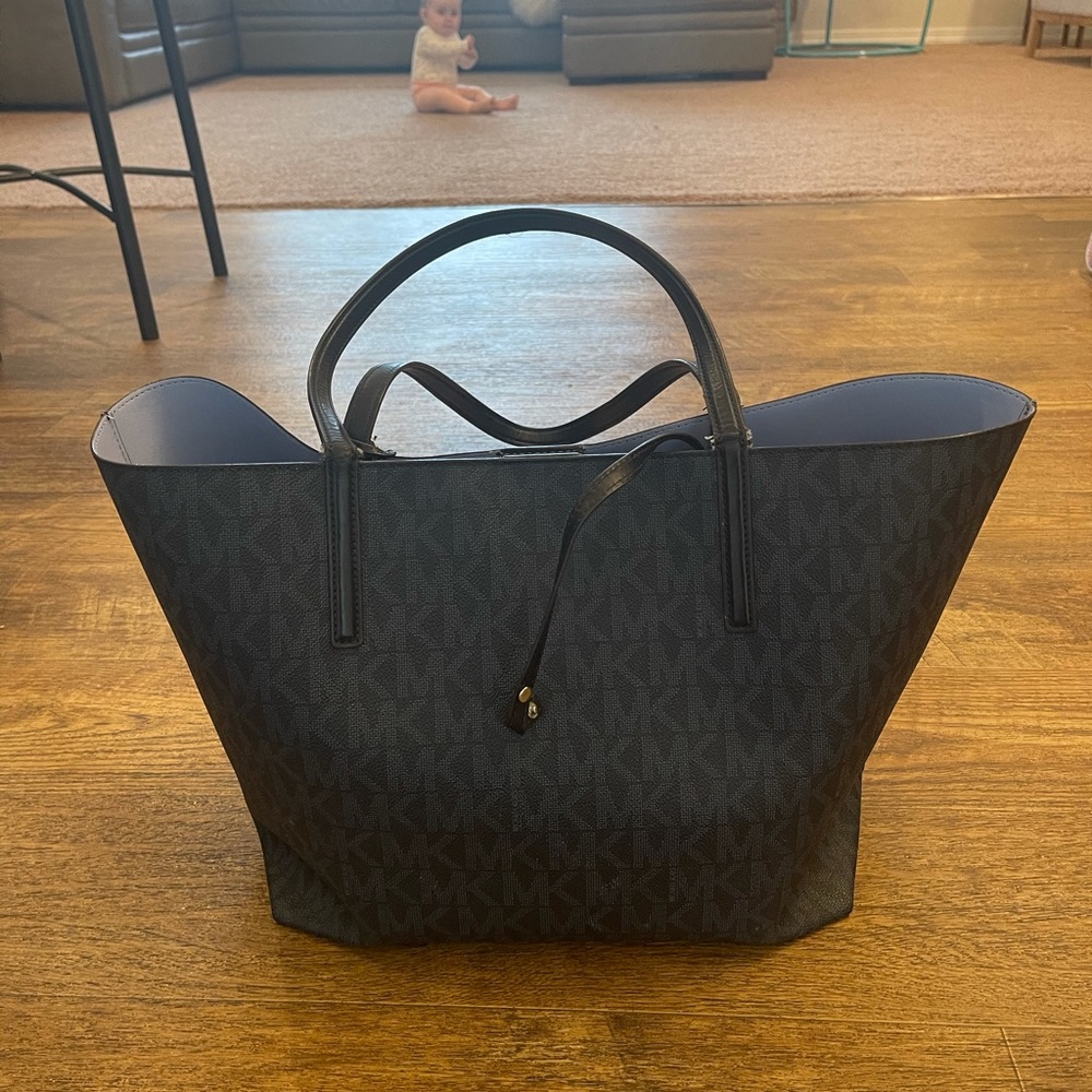 Micheal Kors Tote (large)